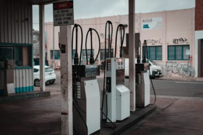 Pénurie de carburant : 8,6 % des stations à sec, gazole à 2,40 € — notre relevé du 24 septembre au soir et les annonces de Macron